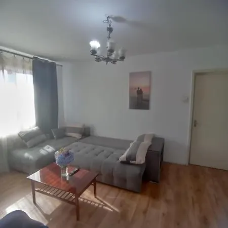 Apartament 2 Cluj-napoca, Untold